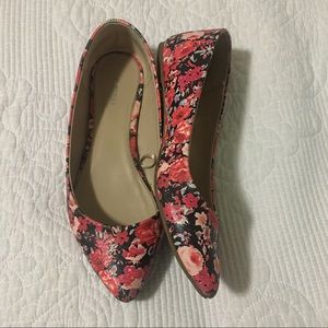 Express Pointed Toe Floral Print Flats