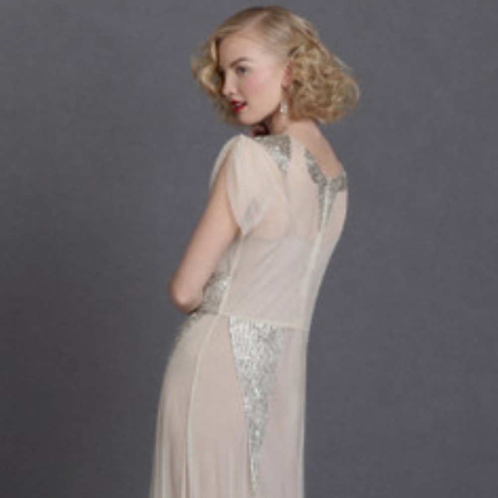 ISO Anna Sui Gown (mine destroyed in a fire) - Picture 3 of 4