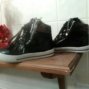 Girl's High top sneakers