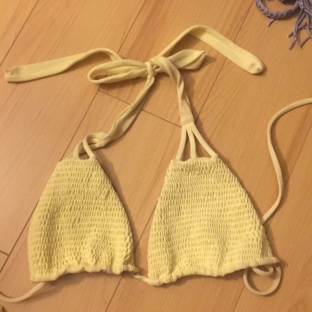 Tori Praver light yellow top size large