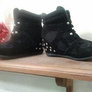Girl's sneaker wedges