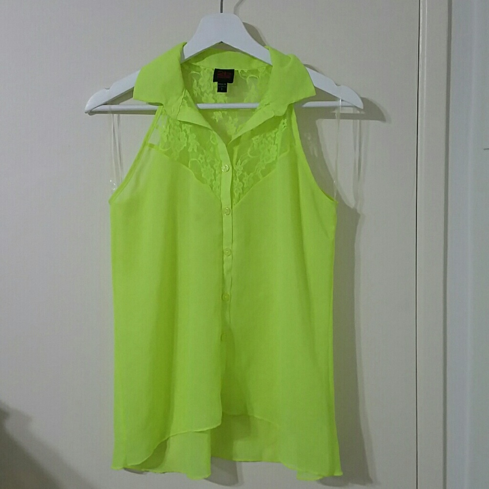 2B Bebe neon green sleeveless blouse with lace