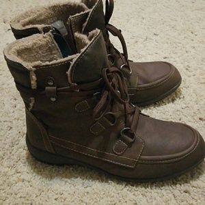 ****SOLD...SPORTO Kona Lace-Up Boot