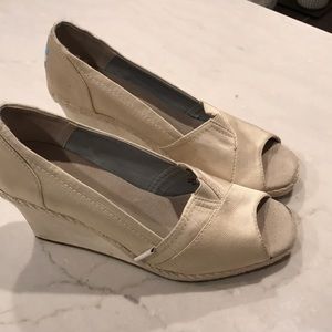 Cream Satin Tom's Stella Peep Toe Wedges size 9