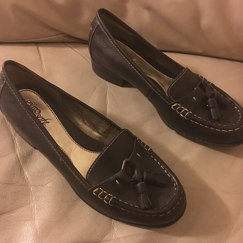 Euro soft brown shoes with tassels.