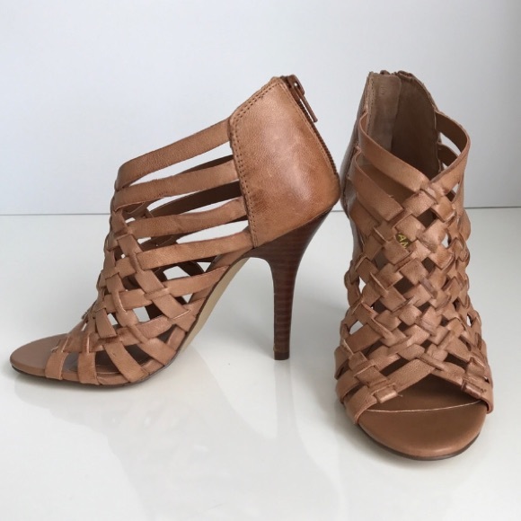 Shoes - NWOT Natural Leather Caged Booties 5M