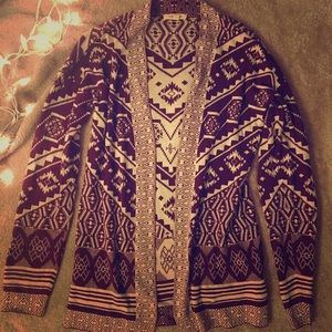 Cute, soft, print cardigan perfect for fall!!