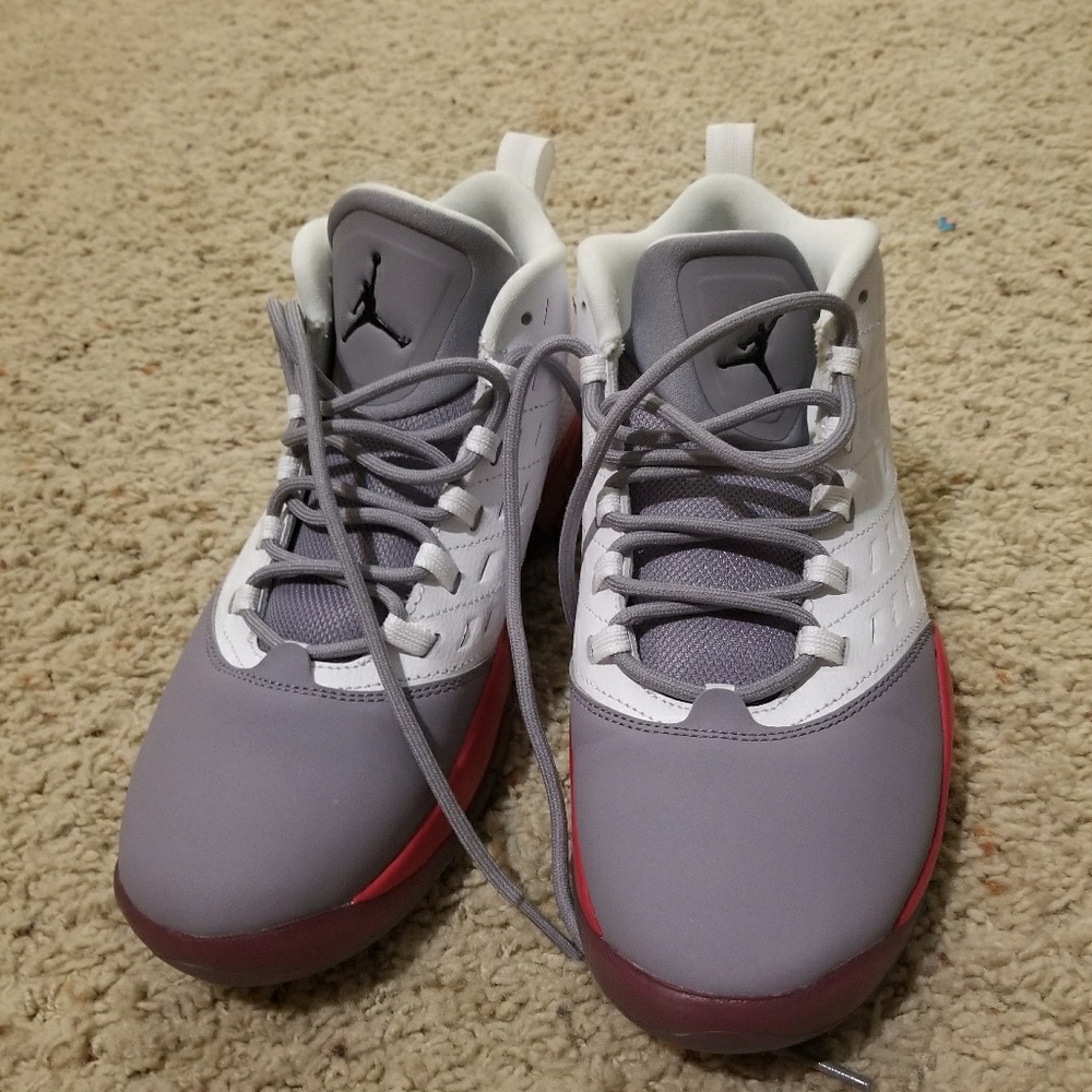 NEVER WORN***JORDANS