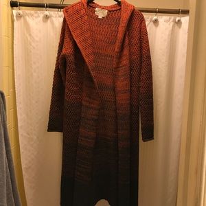 NWOT🆕Long warm hooded sweater ombré pattern