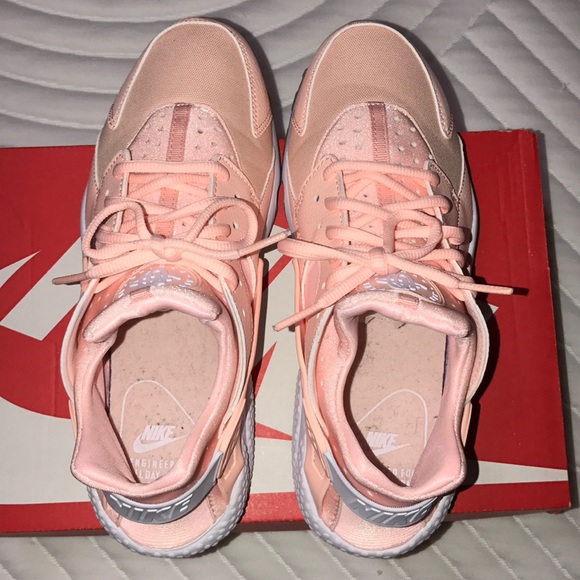 Nike Shoes - Women's Nike Huarache Run