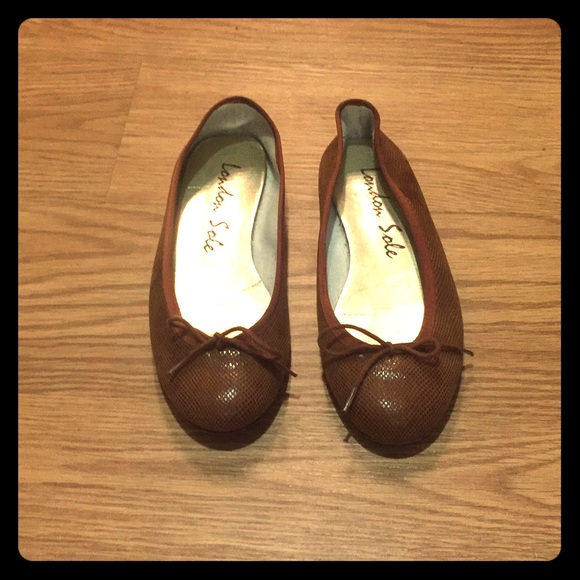 Brown/Cognac London Sole Flats - Picture 1 of 3