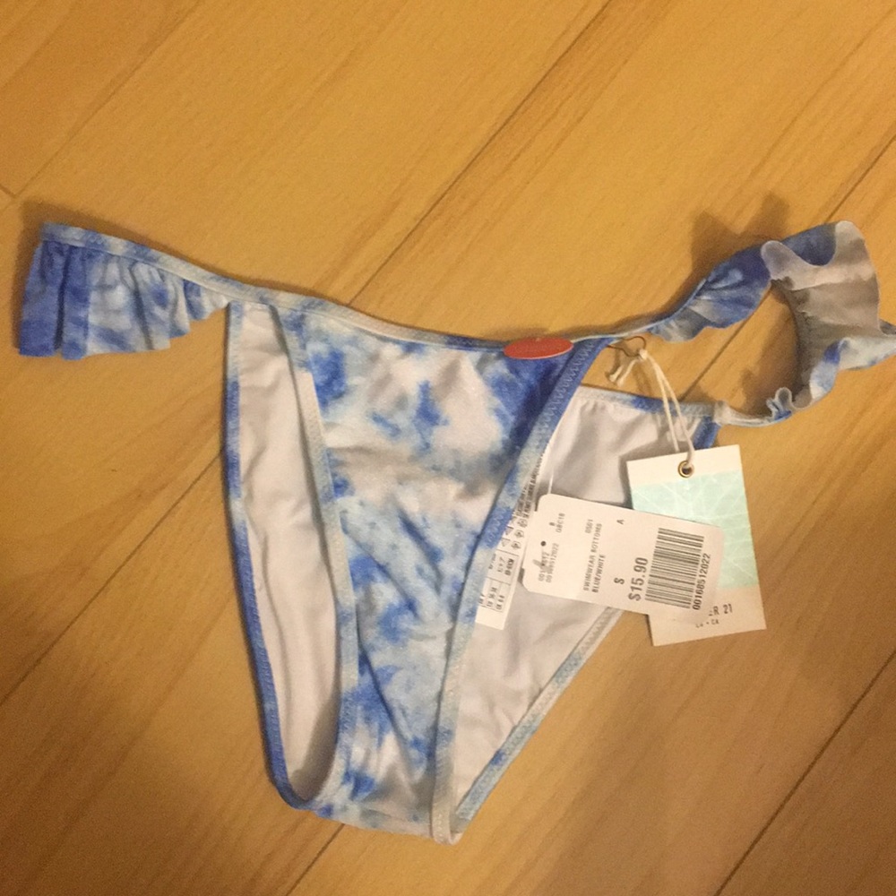 Forever 21 bikini bottoms size small