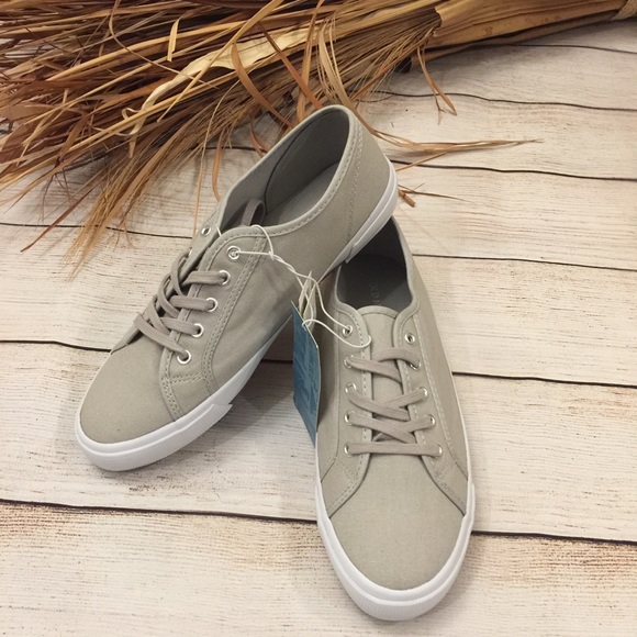 Old Navy Shoes - 🌺🍃OLD NAVY🍃🌺San Francisco Designed Tennis Shoe