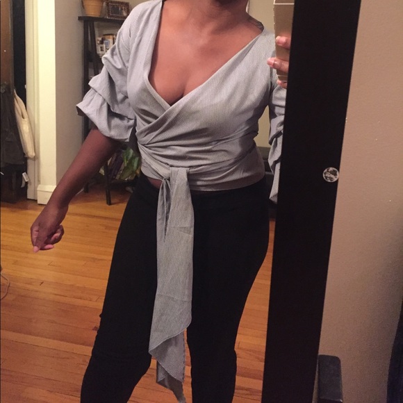 Gracia Tops - Puffy sleeve , strappy top🎈