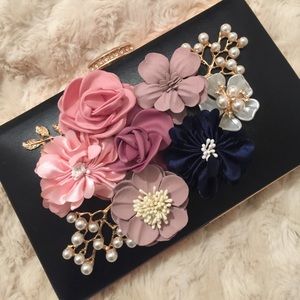 Floral clutch