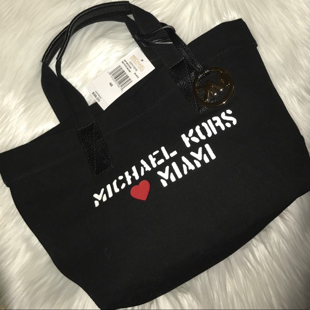🔥Michael Kors❤️ Limited edt. Small Canvas black gently used