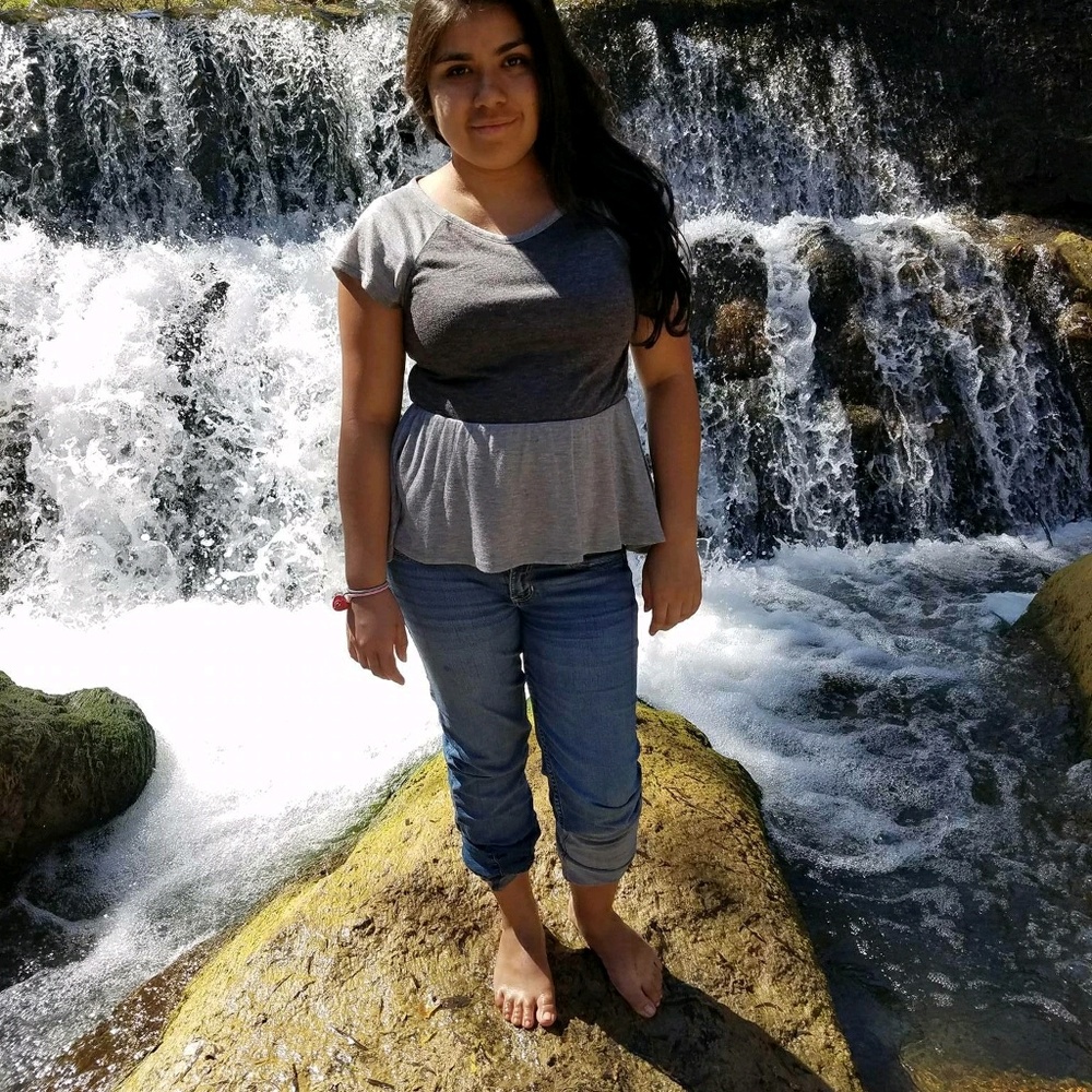 Meet your Posher, Danixa