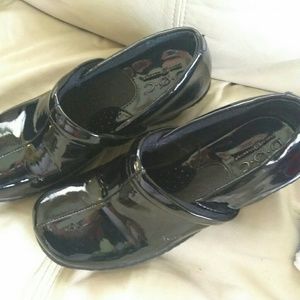 BOC Black Clogs