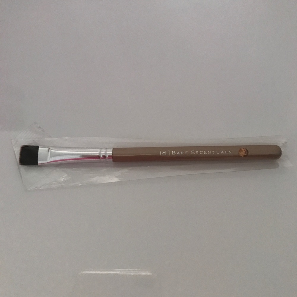 bareMinerals Precision Eyeliner Brush in gold