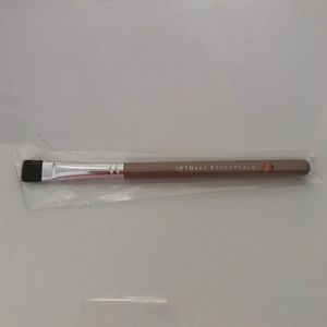 bareMinerals Precision Eyeliner Brush in gold