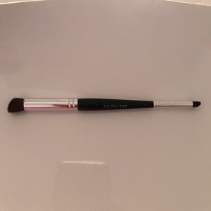 bareMinerals Smokey Eye Brush