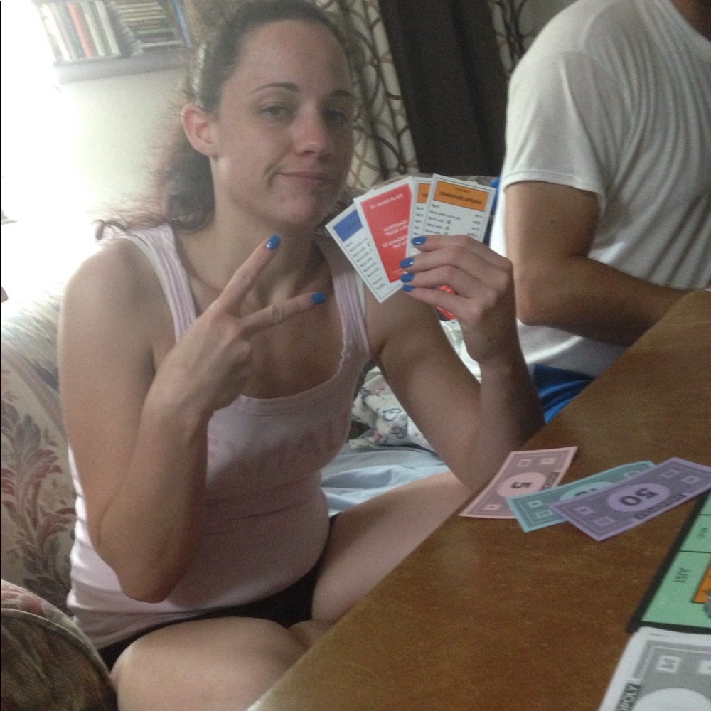 Meet your posher, Della