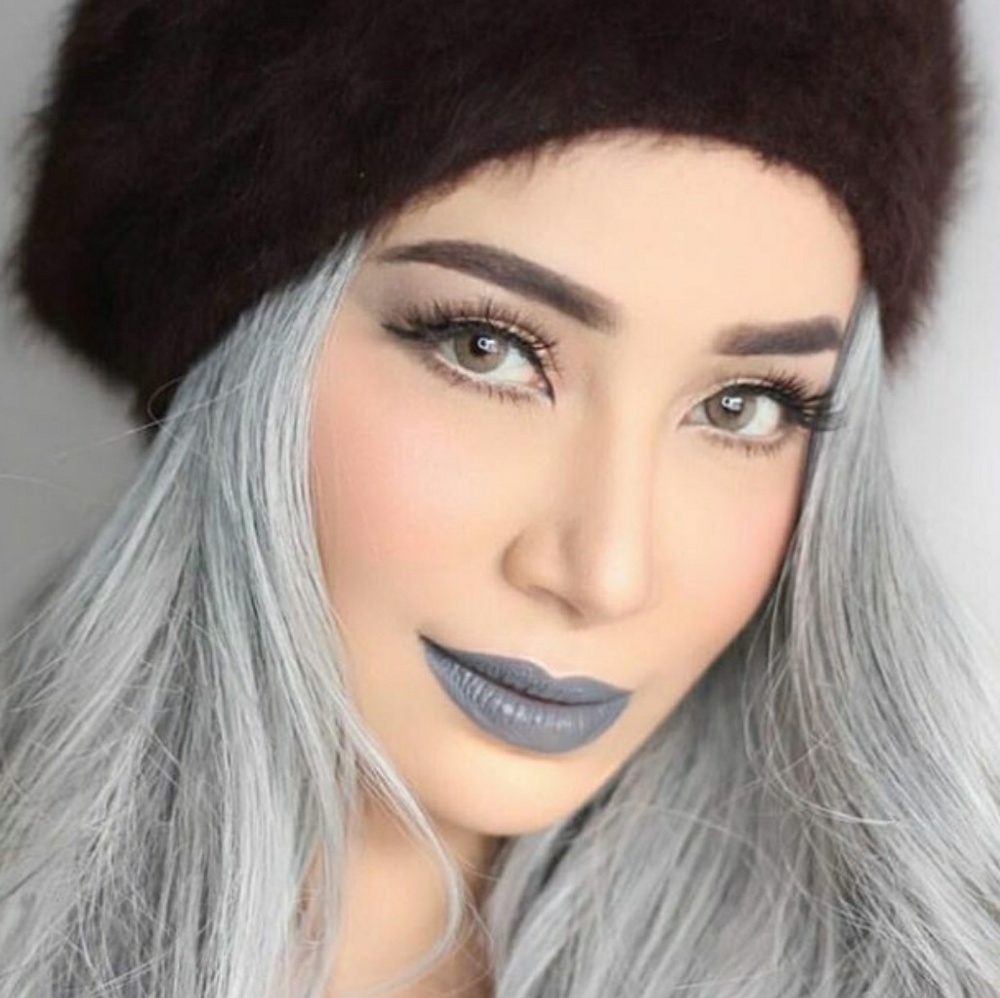 POETIC FLAT VELVET MATTE LIPSTICK