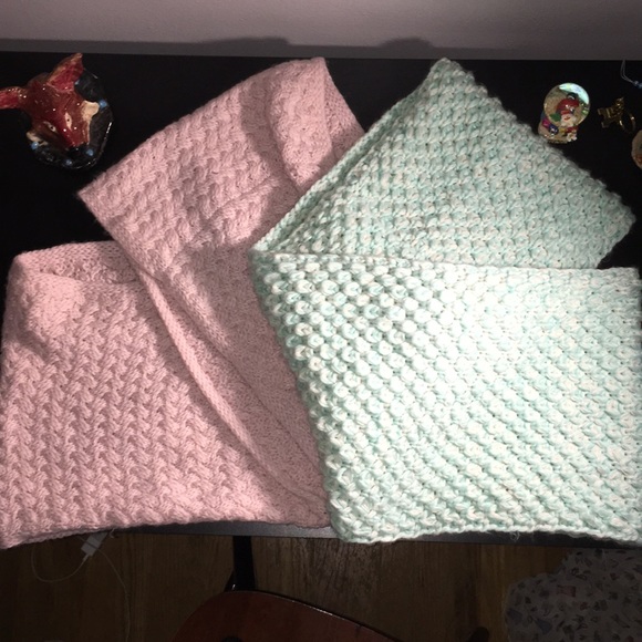 Scarves - Picture 1 of 4