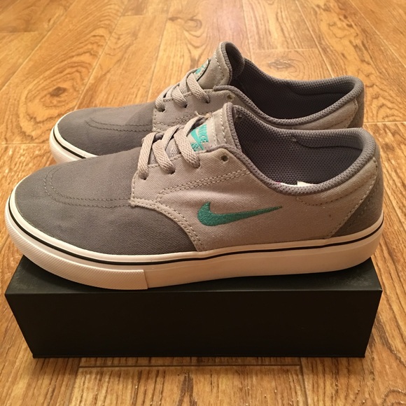 Nike Other - [Nike] Used Kids Nike SB Gray Youth Size 1.5
