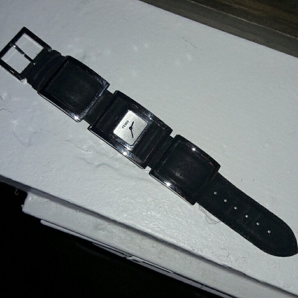 FENDI WATCH - Picture 2 of 4