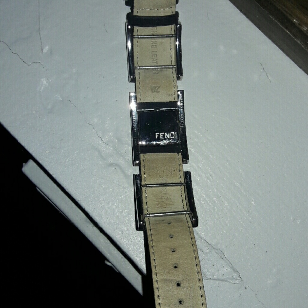 FENDI WATCH - Picture 3 of 4