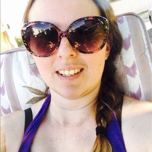 Meet your Posher, Elyse