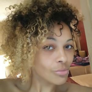 Meet your Posher, Cassandra