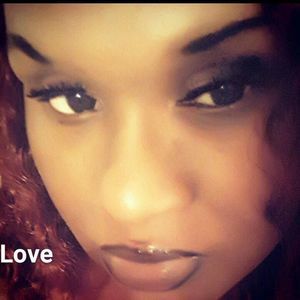 Meet your Posher, Delisha