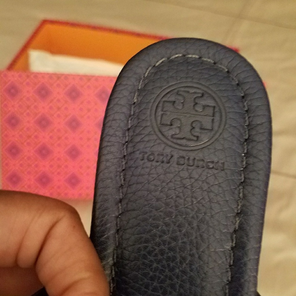 Authentic never worn. - Picture 3 of 4