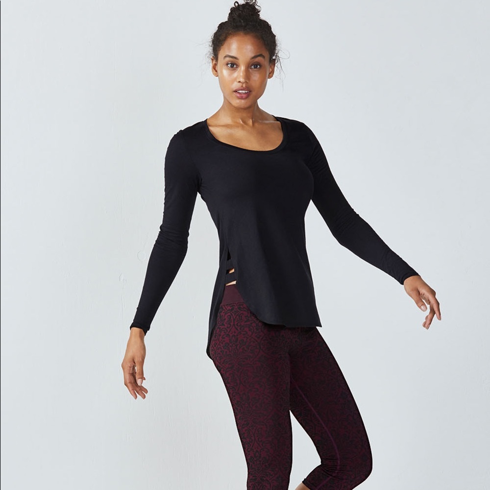 Fabletics Black long sleeve T-shirt
