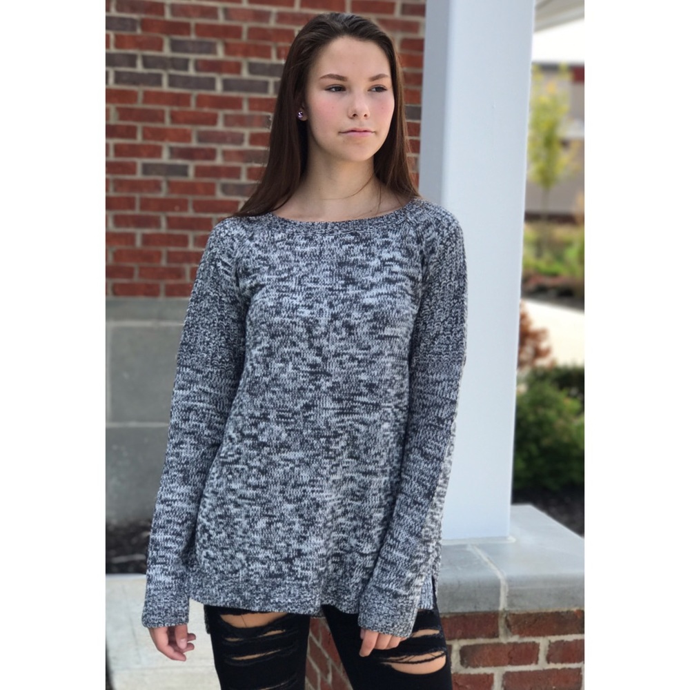🆕🌸 Variegated Knit Sweater - Picture 2 of 3