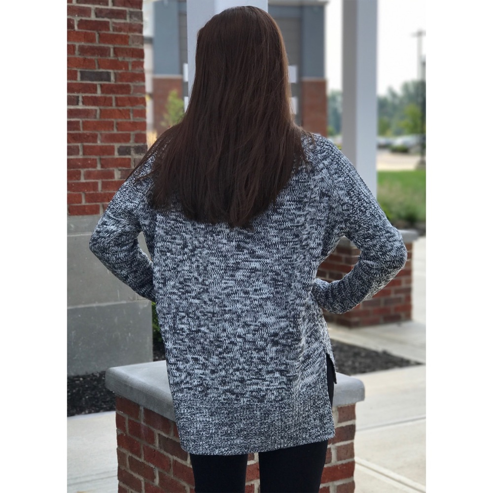 🆕🌸 Variegated Knit Sweater - Picture 3 of 3