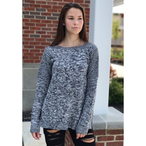 🆕🌸 Variegated Knit Sweater - Picture 2 of 3