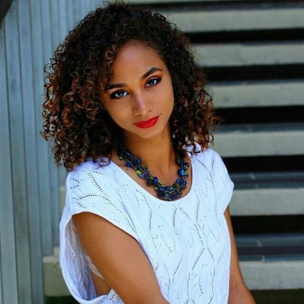 Meet your Posher, Liana