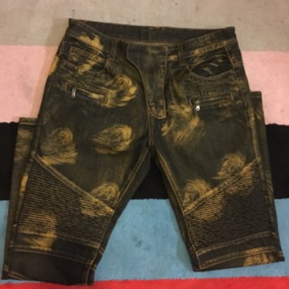 Nice Design jeans ! Barely worn.