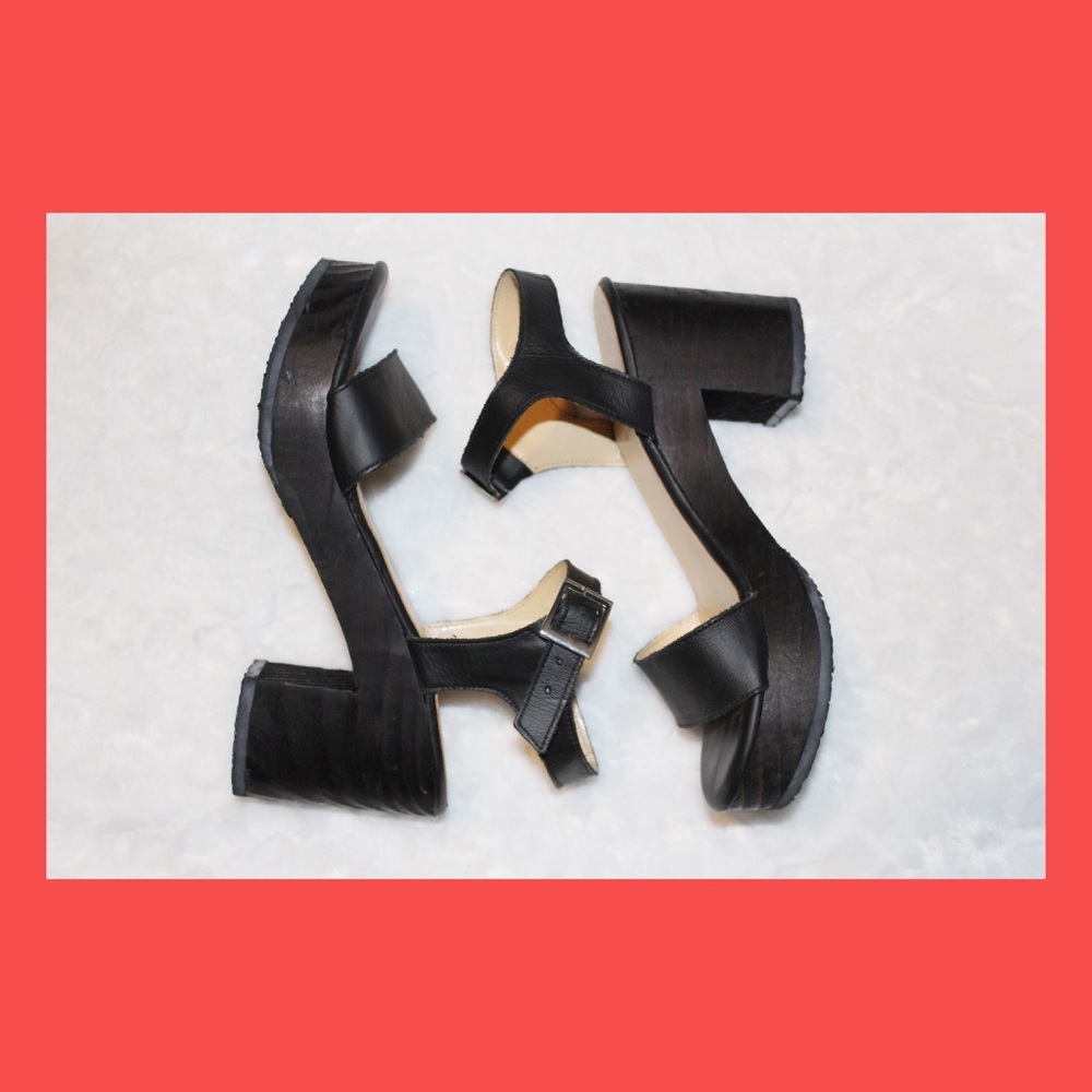 Wooden heel sandal ✨