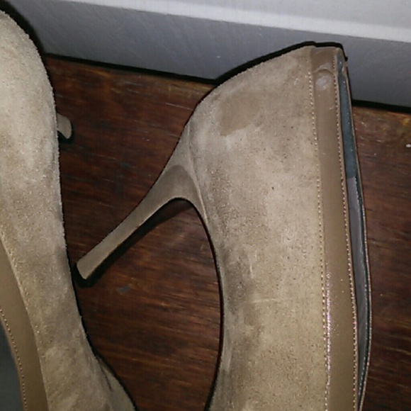 Ellen Tracy suede pumps like new - Picture 5 of 6