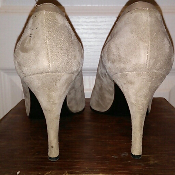 Ellen Tracy suede pumps like new - Picture 6 of 6