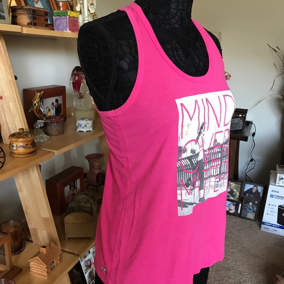 WORK OUT INSPIRATION TANK TOP MIND OVER MATTER - Picture 3 of 6