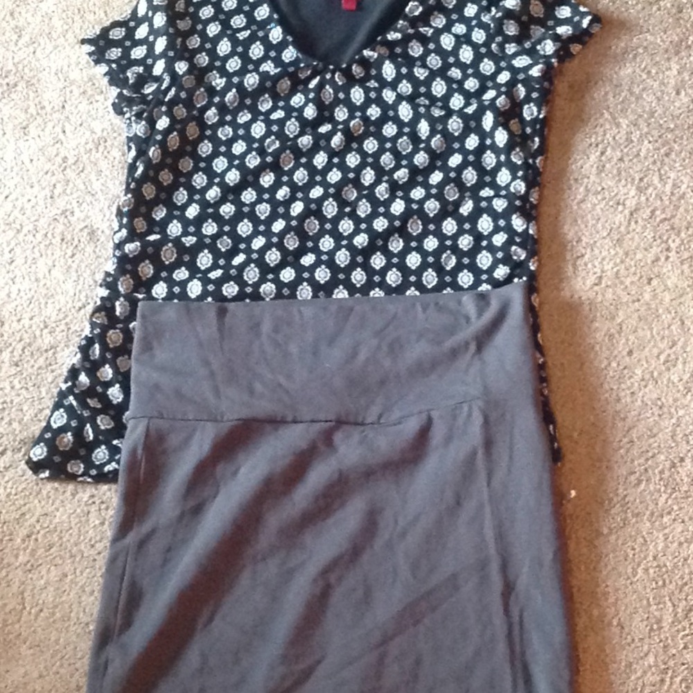 Great combo!   👚sale $$ Size M - skirt and Top