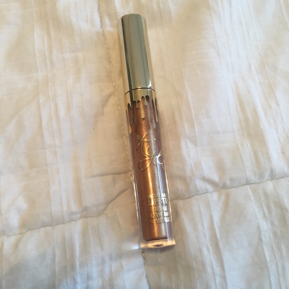 Kylie Cosmetics metal matte lip in Lord