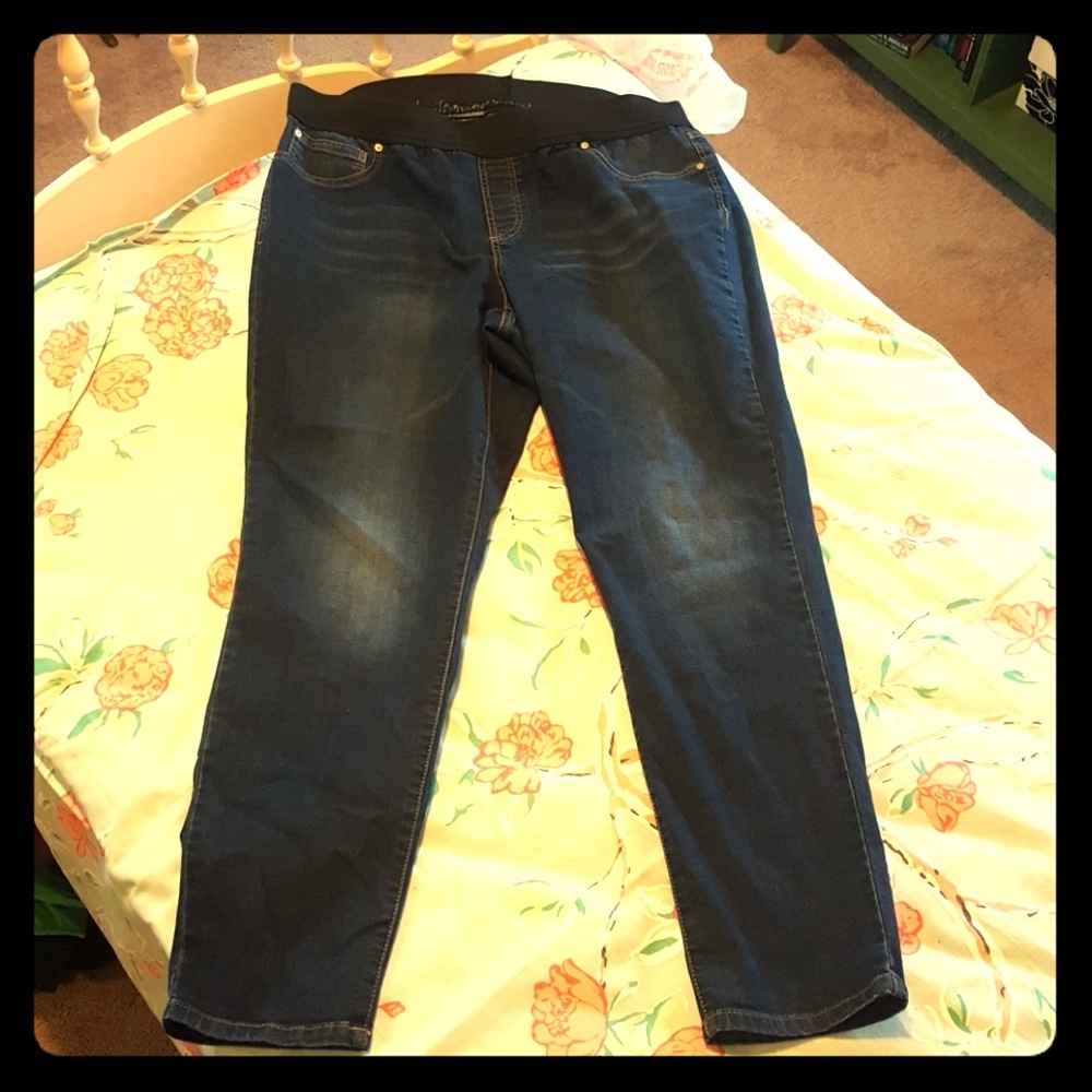 Straight leg, elastic waist jeans
