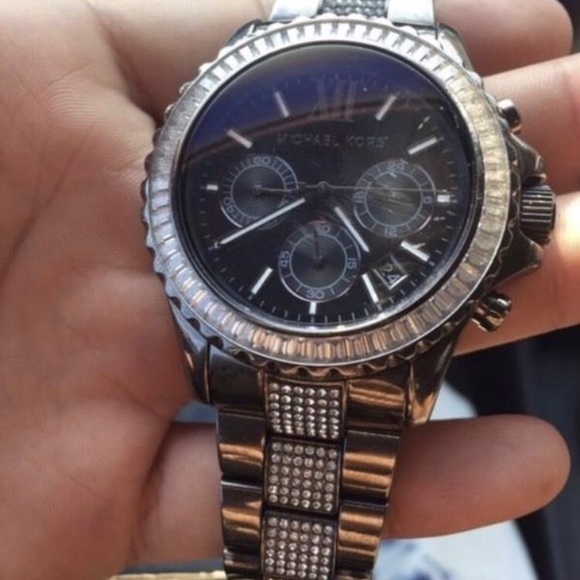 Michael Kors Watch - Picture 3 of 3