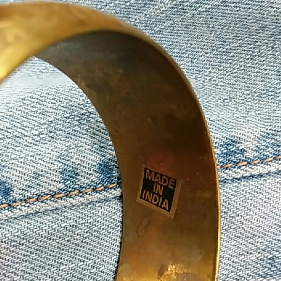 Gorgeous antique brass bangle from India - Picture 2 of 3